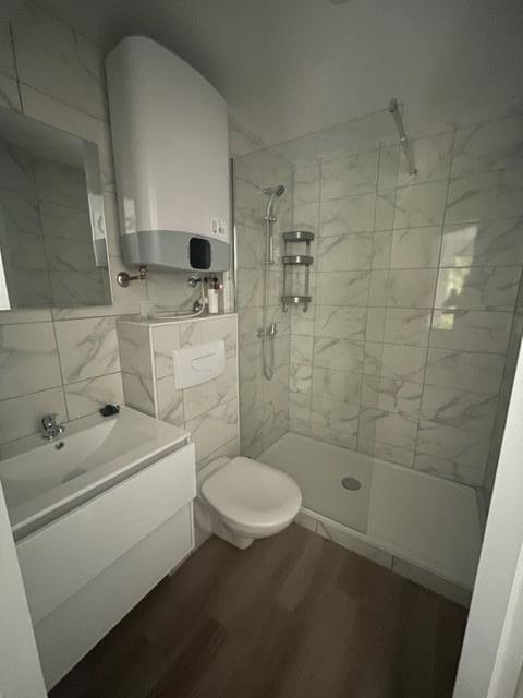 90-IMG_0382-17593243386198410380