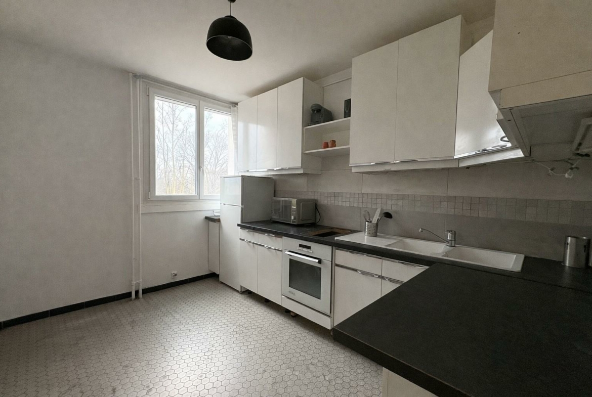 cuisine_sans_meuble-1239921772371127655