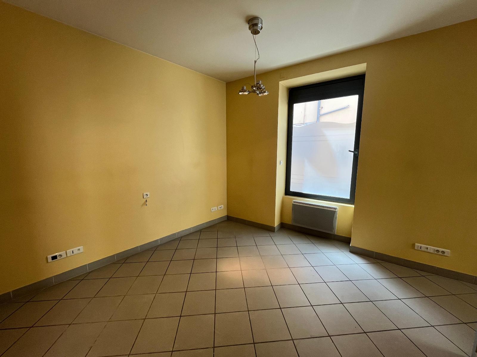 image00004-13313459033254366022