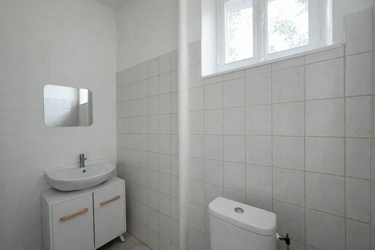 sdb-16245592942677900255