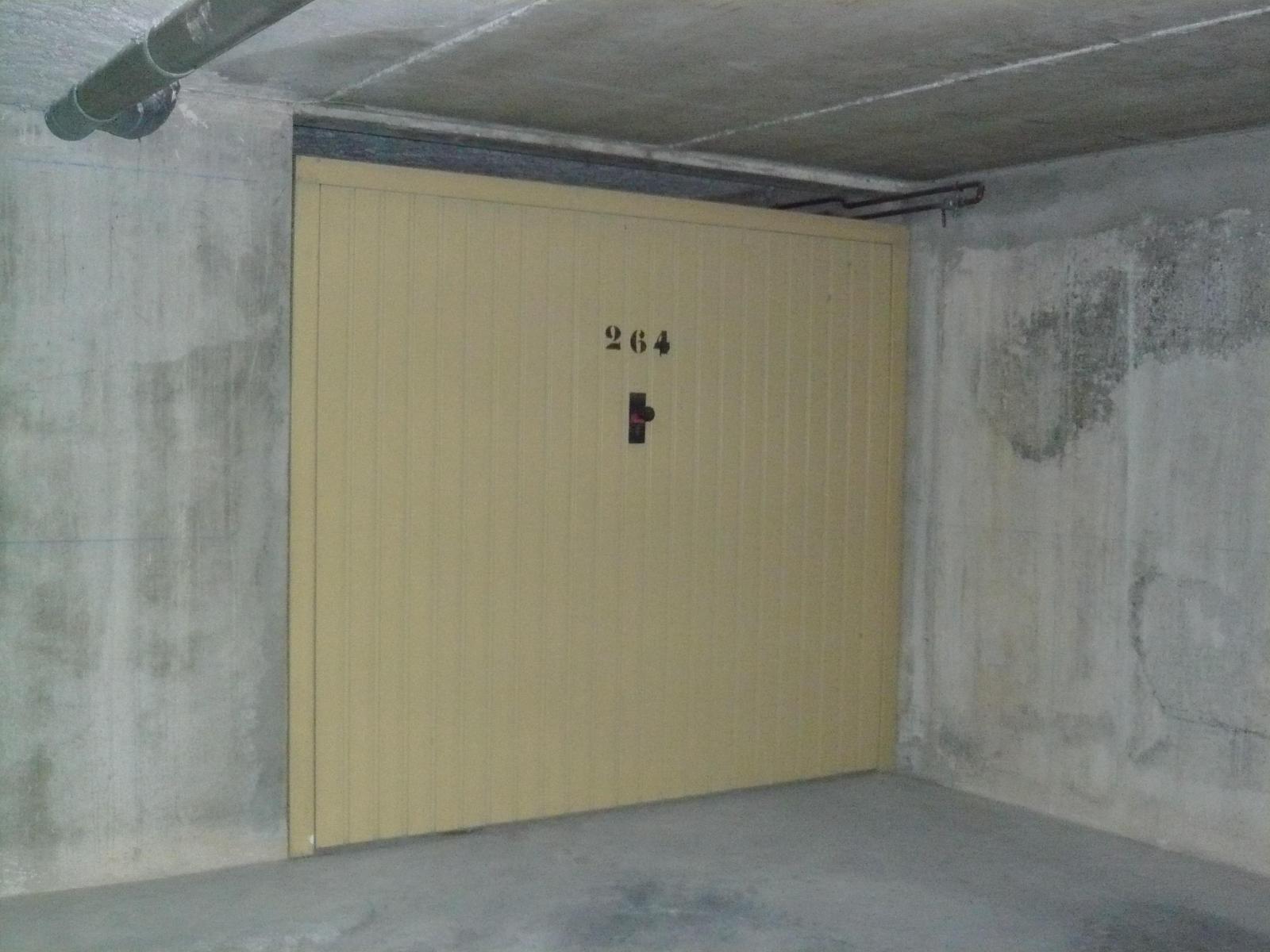 GARAGE_1-2543668073388336276