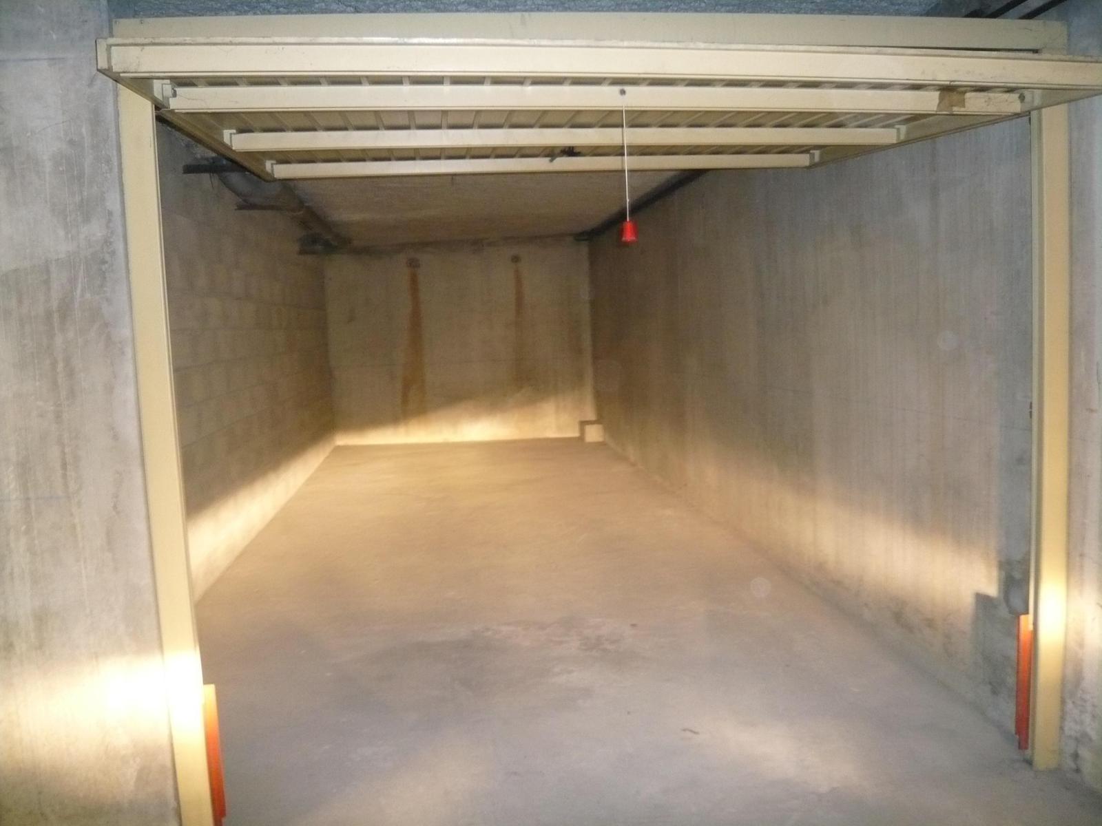 GARAGE_2-8919217922760819124